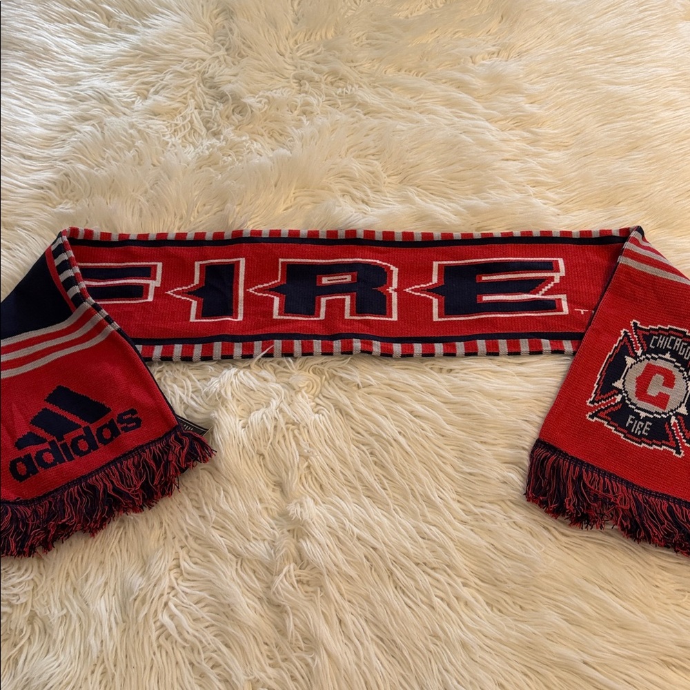 Chicago Themed Knit Scarf length 52” brand new brand adidas - Picture 5 of 8